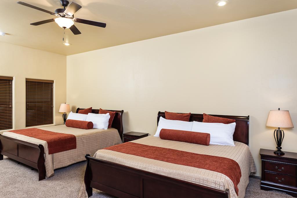 The Courtyard Villas Хоббс Экстерьер фото